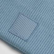 Bonnet avec empiècement carré