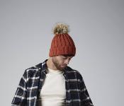 Bonnet épais avec pompon en fausse fourrure - 388g