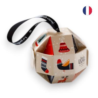 Boule de Noël personnalisée avec chocolats - Le Petit Carré de Chocolat