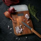 Planche à découper en acacia et marbre blanc